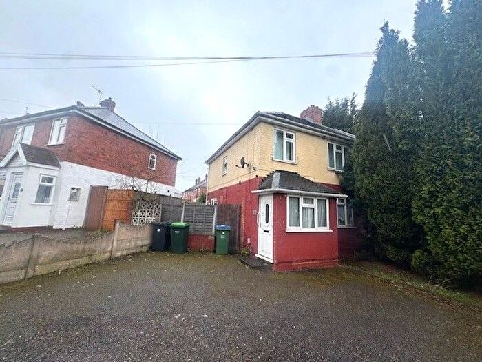 4 Bedroom Semi Detached House To Rent In West Road, Tipton, DY4