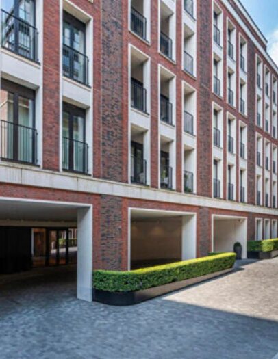 1 Bedroom Flat To Rent In Kensington Church Street, London, W8