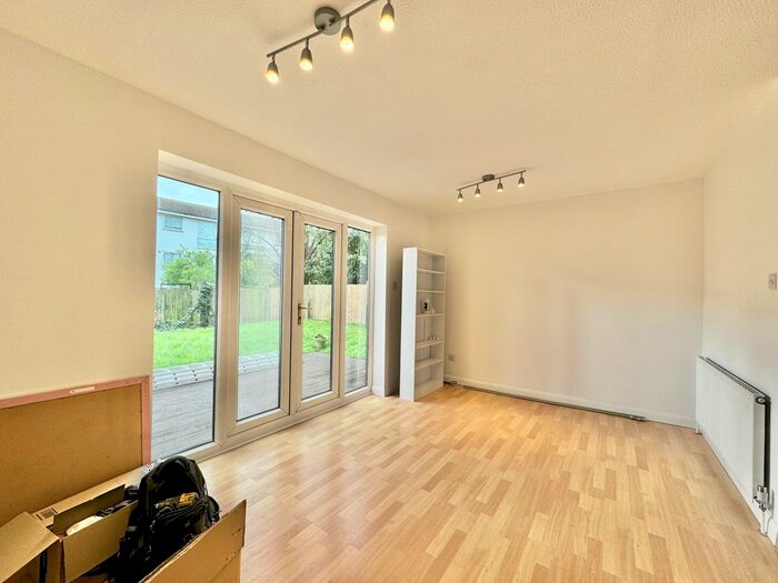 3 Bedroom End Of Terrace House To Rent In Morell Close, Barnet, EN5