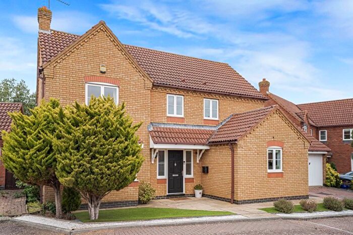 4 Bedroom Detached House For Sale In Carisbrooke Way, Kingsmead, Milton Keynes, MK4