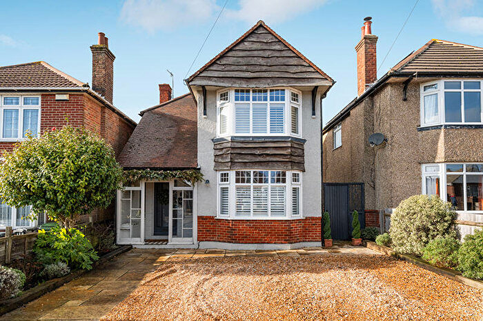 3 Bedroom Detached House For Sale In Darbys Lane, Poole, BH15