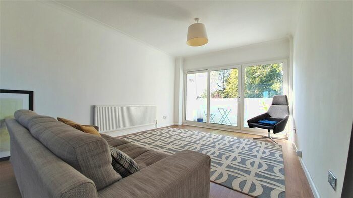 2 Bedroom Flat To Rent In William Covell Close, The Ridgeway, Enfield, EN2