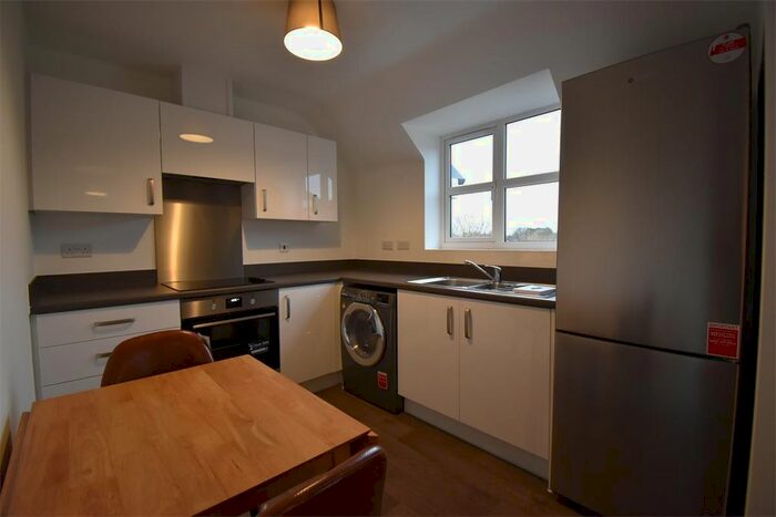 2 Bedroom Flat To Rent In Available Now Heroes Drive, Selly Oak B29