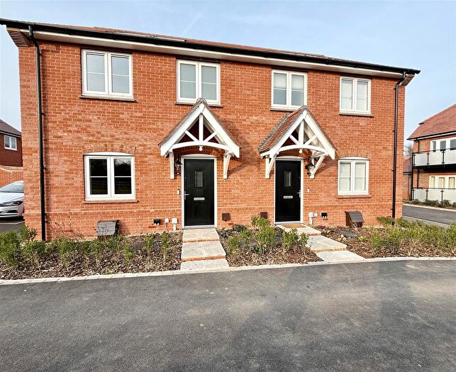 3 Bedroom Semi Detached House To Rent In Triton Walk, Warsash, SO31