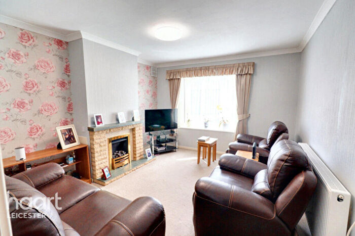 2 Bedroom Apartment For Sale In Fern Close, Leicester, LE7
