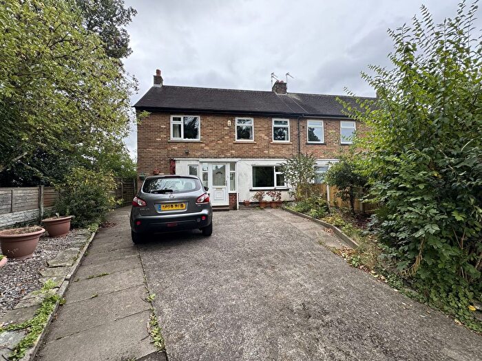 3 Bedroom Semi-Detached House For Sale In Larches Lane, Ashton-On-Ribble, PR2