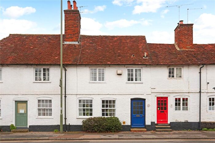 2 Bedroom Terraced House For Sale In West Street, Farnham, Surrey, GU9