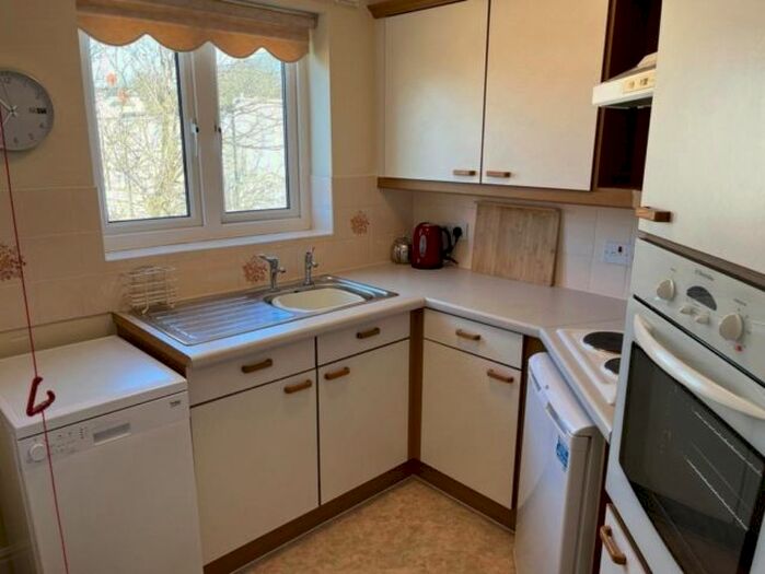 1 Bedroom Property To Rent In Gower Road, Sketty, Swansea, SA2