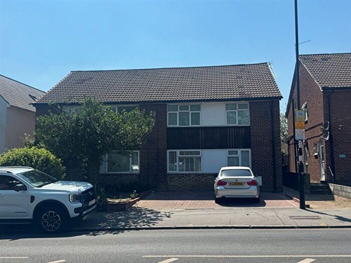 2 Bedroom Flat For Sale In Tennison Road, London, SE25