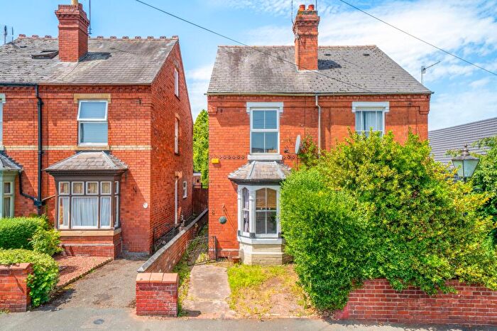 3 Bedroom Semi-Detached House For Sale In Connaught Avenue, Kidderminster, DY11
