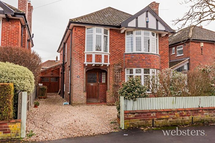 4 Bedroom Detached House For Sale In Grove Walk, Norwich, NR1