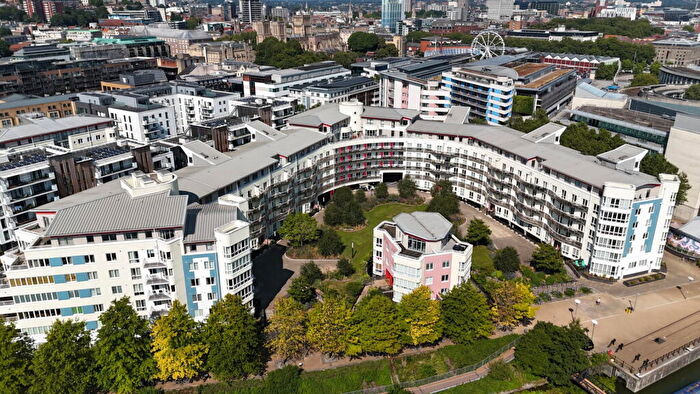1 Bedroom Apartment For Sale In Hannover Quay, Bristol, BS1