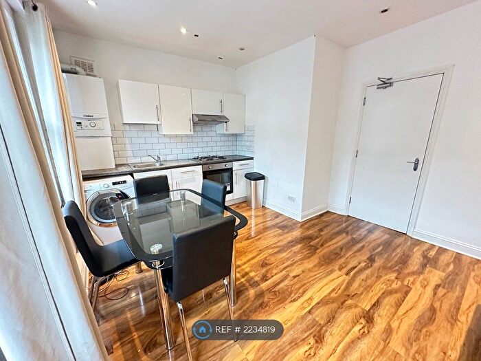 4 Bedroom Flat To Rent In Flaxman Rd, Brixton, SE5