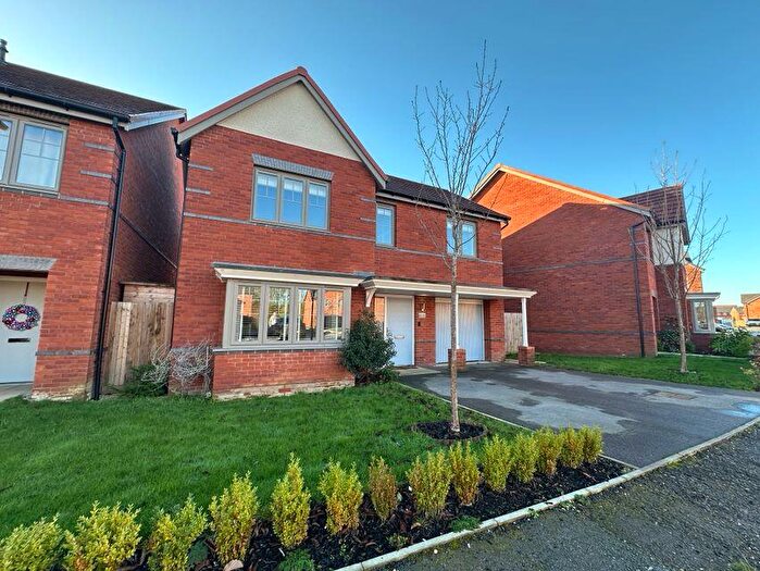 4 Bedroom Detached House For Sale In Sunstone Drive, Swadlincote, Derbyshire, DE11