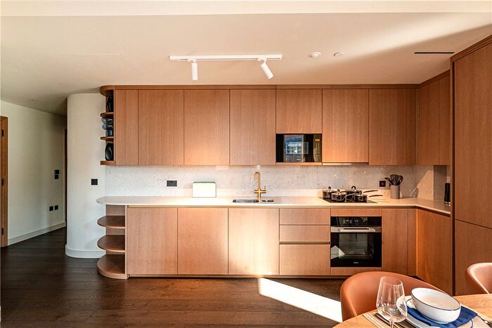 3 Bedroom Flat To Rent In Fareham Street, London, W1F