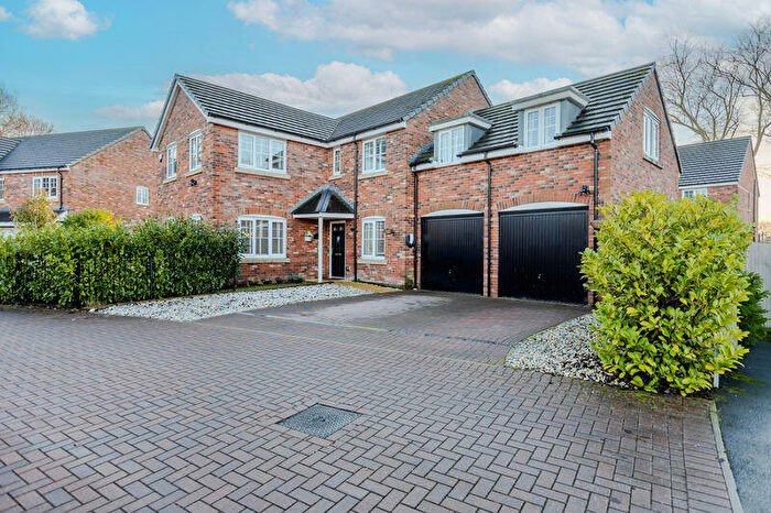 5 Bedroom Detached House For Sale In Long Croft Close, Holmes Chapel, CW4