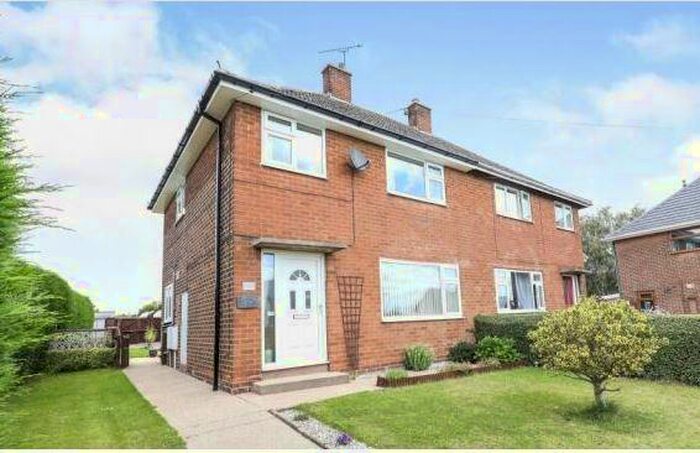 3 Bedroom Semi-Detached House To Rent In Brecks Road, Retford, DN22