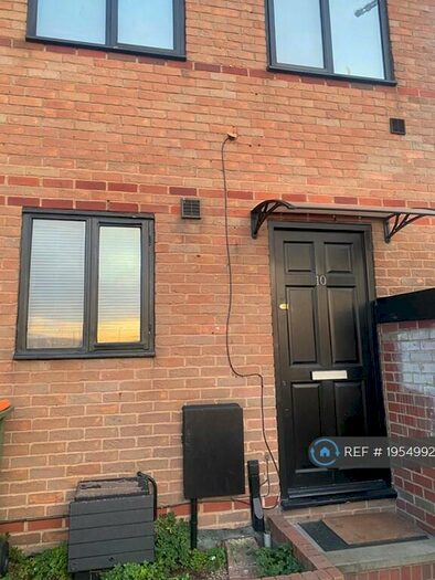 2 Bedroom Terraced House To Rent In Oak Crescent, London, E16