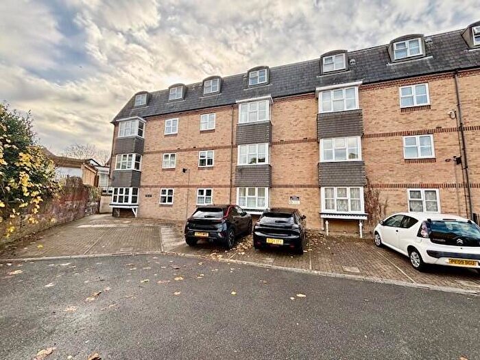 1 Bedroom Flat To Rent In Darwin Court, Rochester, ME1