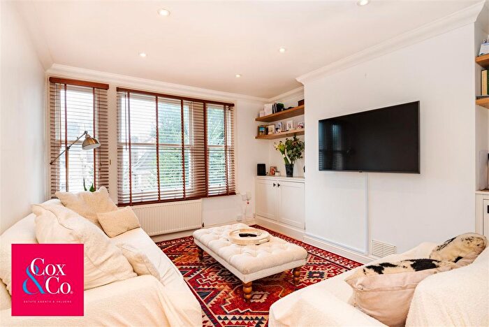 2 Bedroom Flat For Sale In Denmark Villas, Hove, BN3