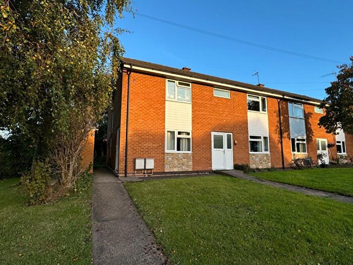 3 Bedroom Flat To Rent In Overlees, Barlow, Dronfield, S18