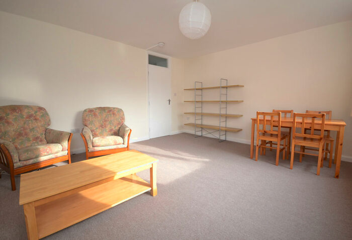 1 Bedroom Apartment To Rent In Queens Lawn, Alexandra Road, Reading, RG1