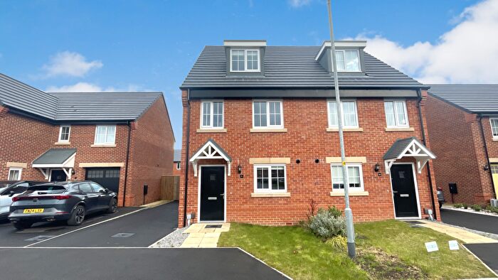 3 Bedroom Semi-Detached House To Rent In Swanage Close, Preston, PR4