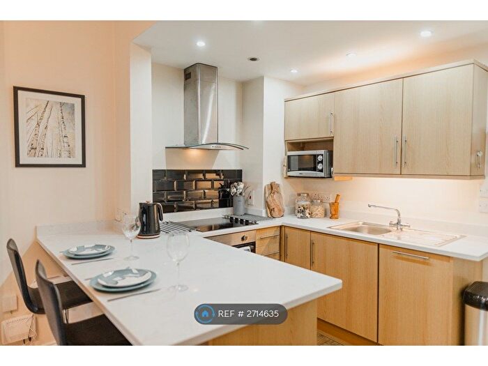 2 Bedroom Flat To Rent In Duesbery Street, Hull, HU5