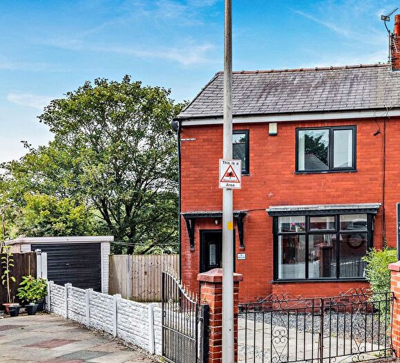 3 Bedroom Semi-Detached House For Sale In Lodge Grove, Atherton, Manchester, M46