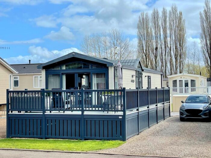 2 Bedroom Park Home For Sale In Rayford Park, Tiddington Road, Stratford-Upon-Avon, Warwickshire, CV37
