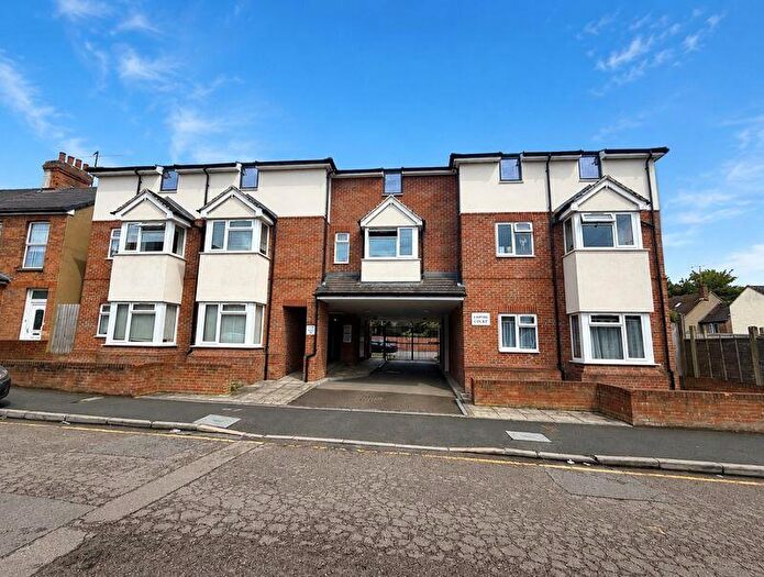 2 Bedroom Flat For Sale In Empress Road, Luton, LU3