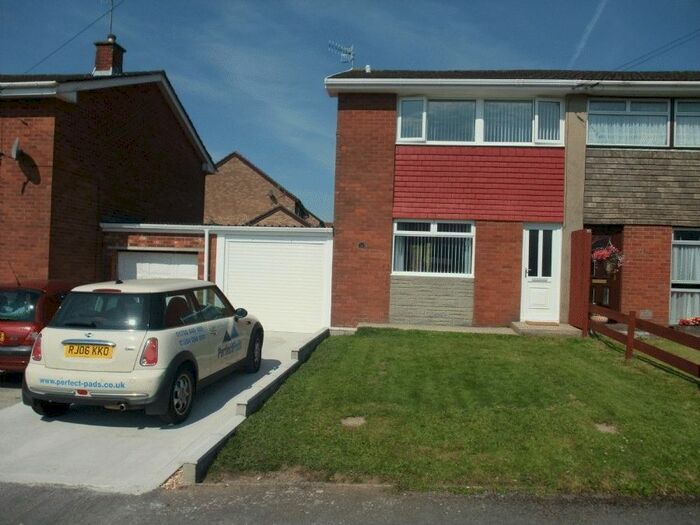 3 Bedroom Semi-Detached House To Rent In Heol Y Twyn, Pontlliw, Swansea, SA4