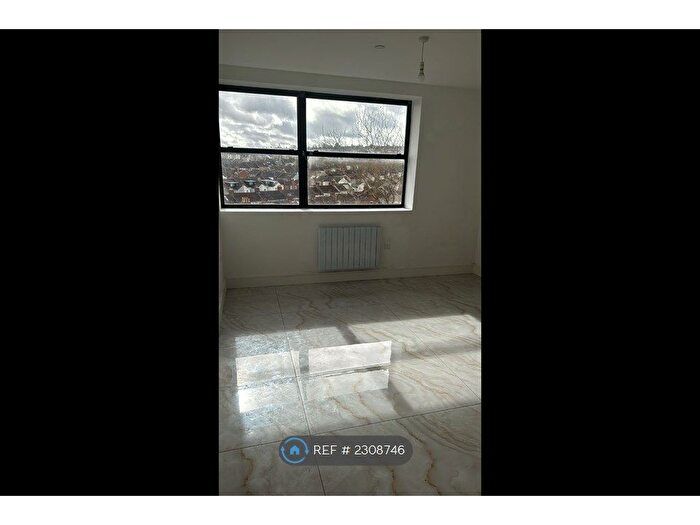 1 Bedroom Flat To Rent In Wiltshire Court, Swindon, SN1
