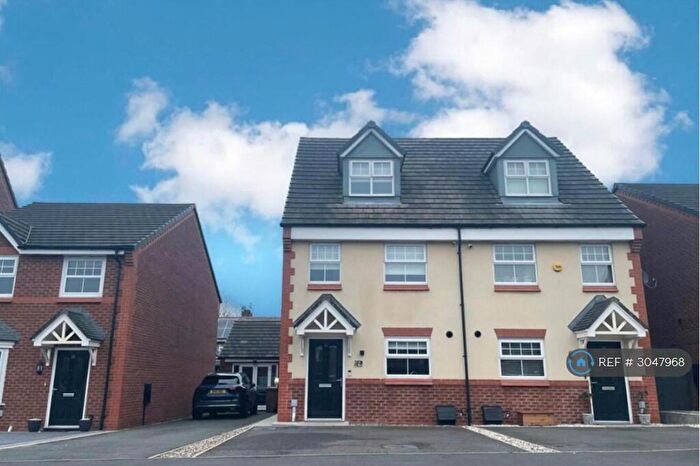 3 Bedroom Semi Detached House To Rent In Eason Way, Ashton-Under-Lyne, OL6