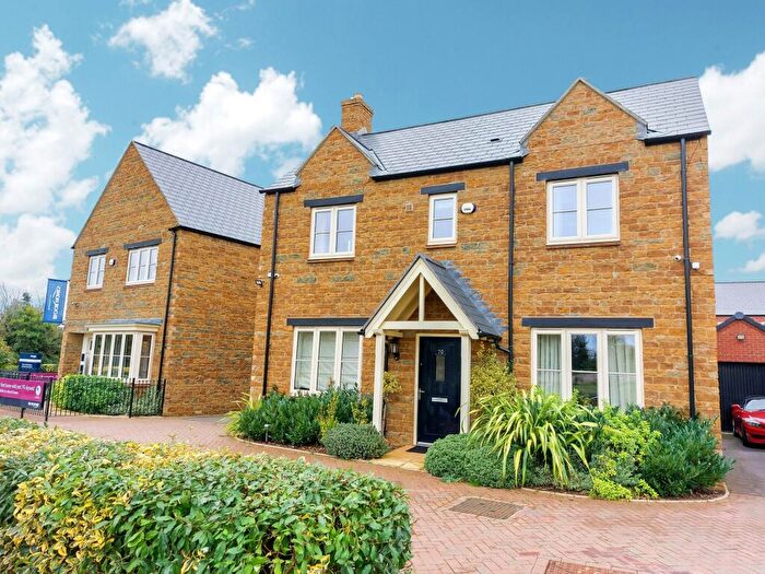 4 Bedroom Detached House To Rent In George Parish Road, Banbury, Oxfordshire, OX16