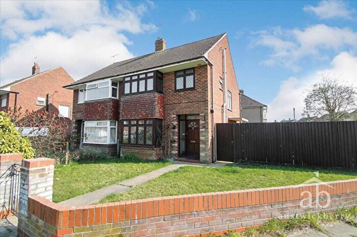 3 Bedroom End Of Terrace House To Rent In Roxburgh Road, Ipswich, Ipswich, IP4