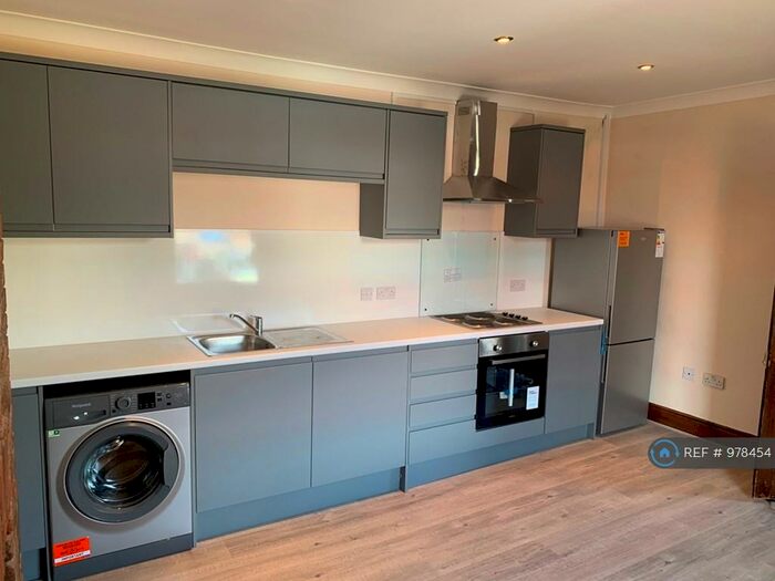 2 Bedroom Flat To Rent In Bishopstoke Road, Eastleigh, SO50