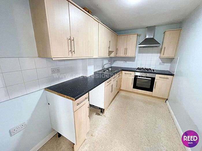 2 Bedroom Flat For Sale In Ness Road, Shoeburyness, SS3