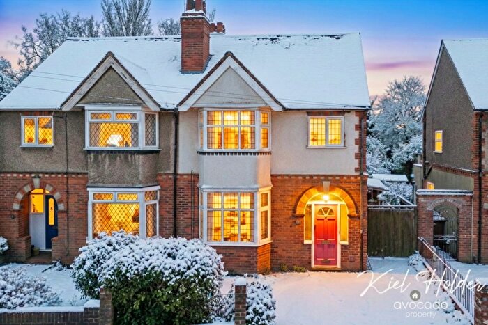 3 Bedroom Semi Detached House For Sale In Recreation Road, Tilehurst, Reading, RG30