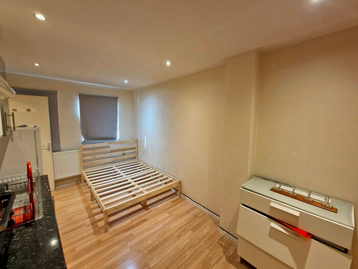 Studio To Rent In Modern Self Contained Studio At Wick Lane, Bow, E3