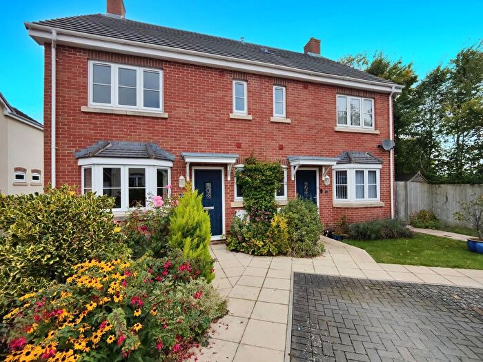 4 Bedroom Semi-Detached House To Rent In Hewers Close, Wanborough, Swindon, SN4