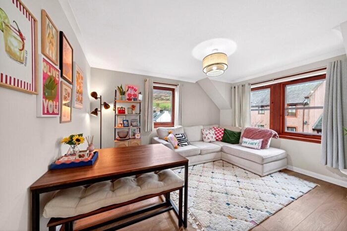 2 Bedroom Flat For Sale In Curran Court, Tillicoultry, FK13