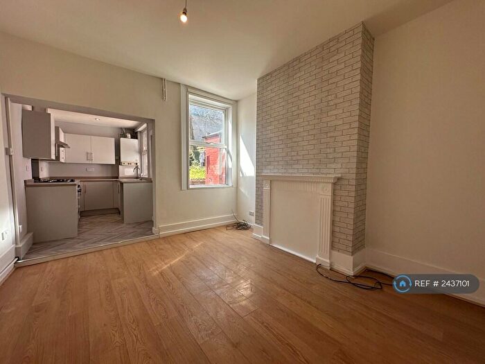 3 Bedroom Terraced House To Rent In Spooner Road, Sheffield, S10