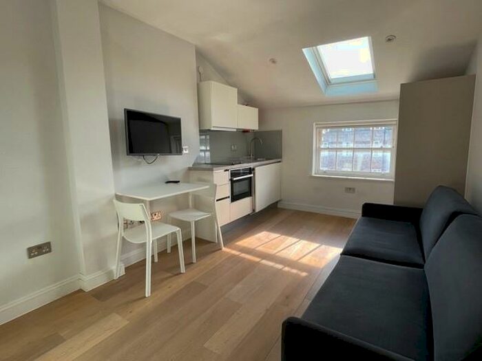 Studio To Rent In College Crescent, Swiss Cottage, NW3