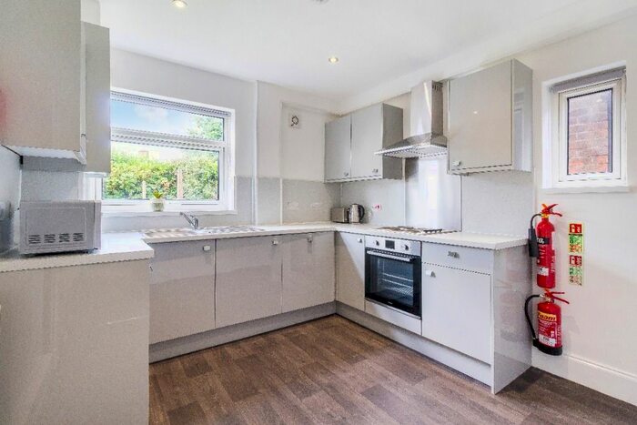 2 Bedroom Semi-Detached House To Rent In Hucknall Road, Sherwood, Nottingham, NG5