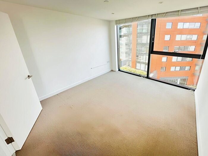 2 Bedroom Apartment To Rent In Ocean Village, Southampton, SO14