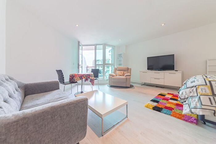 Studio To Rent In Kestrel House, St. George Wharf, Vauxhall, London, SW8