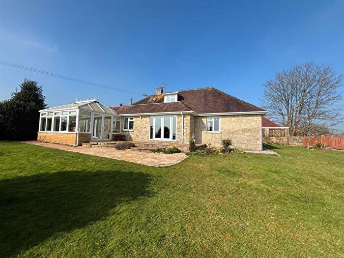 4 Bedroom Detached Bungalow For Sale In Barrow Hill, Stalbridge, DT10