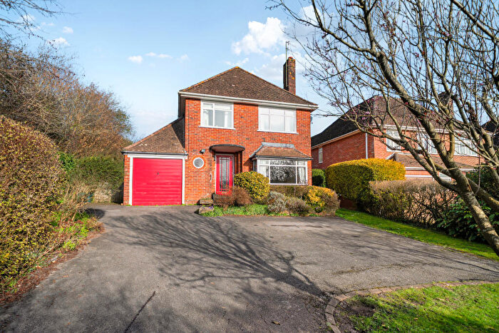 3 Bedroom Detached House For Sale In New Odiham Road, Alton, GU34