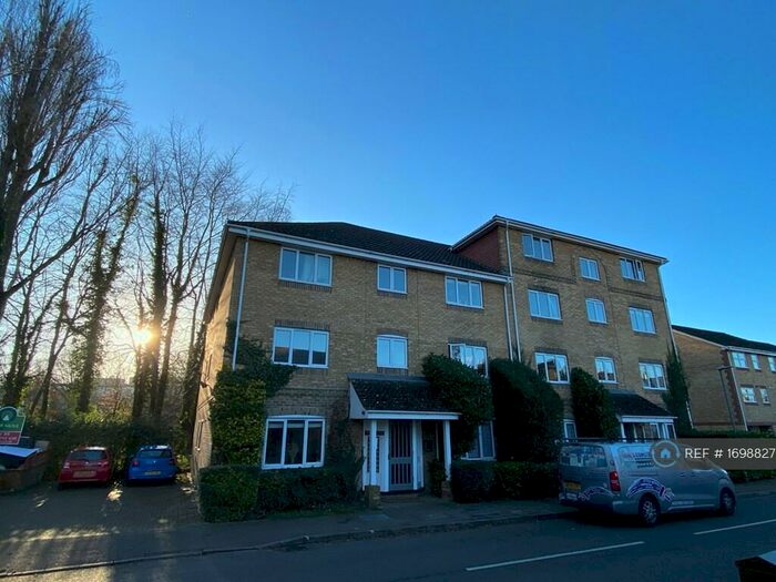 2 Bedroom Flat To Rent In Apsley, Hemel Hempstead, HP3